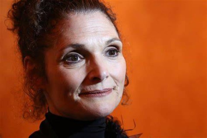 9 Astounding Facts About Mary Elizabeth Mastrantonio