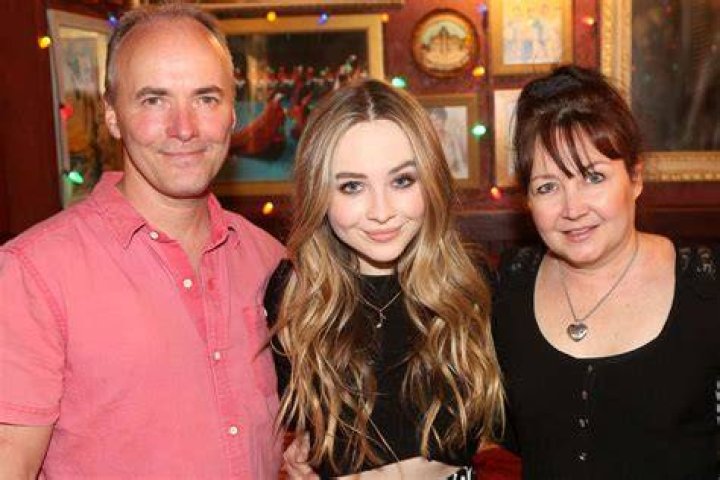 All About Sabrina Carpenter&rsquo;s Parents, Elizabeth and David Carpenter