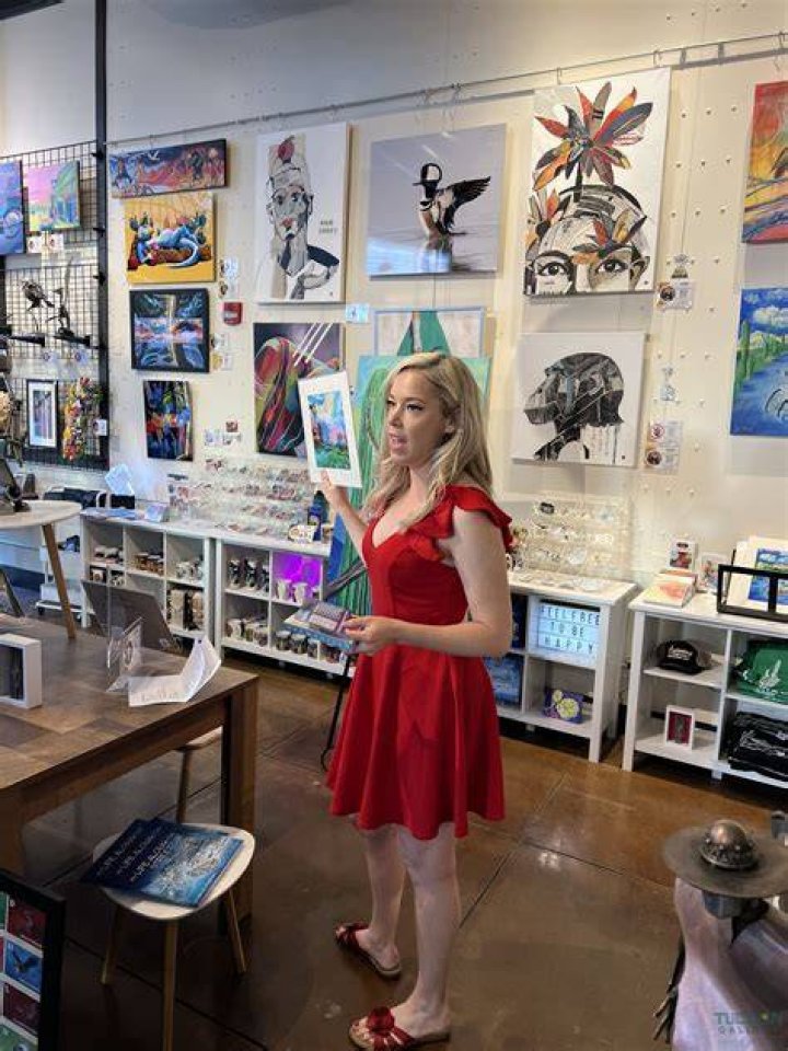 Meet Julie Jardon, The Renowned Artist