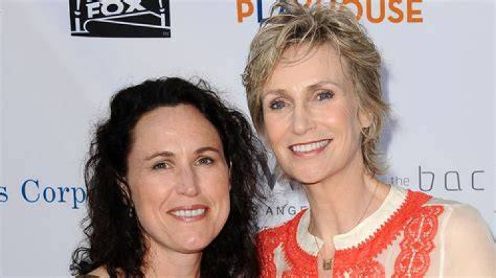 Photo Jane Lynch and Jennifer Cheyne attend the Creative Arts Emmy