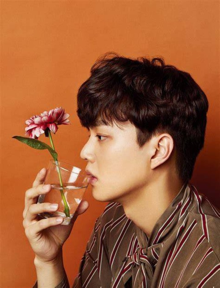 Song Kang Allure Magazine November Issue &lsquo;17 Actors Male, Korean